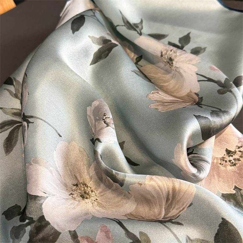 100% ipek eşarp Bandana Kadın  - Scarf Silk Square incelemesi ve fiyatı